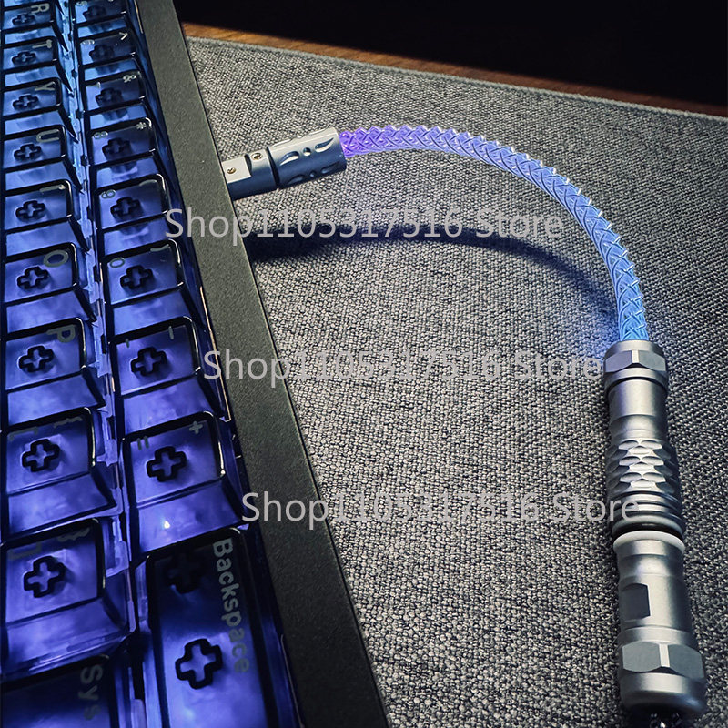 كابل لوحة مفاتيح ميكانيكية من  - مراجعة Aviator Connector Kit وسعره