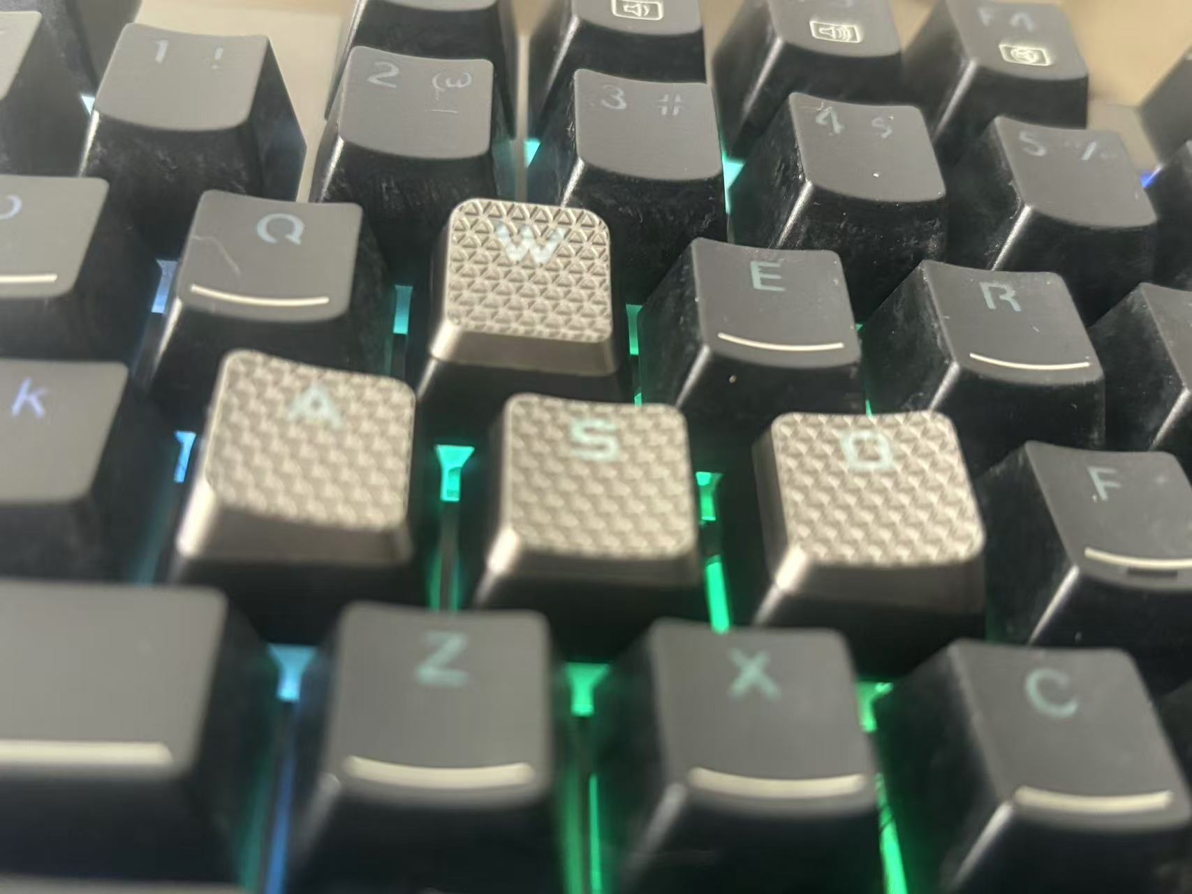 10 أغطية مفاتيح بإضاءة خلفية ل - مراجعة Gaming Keyboard Corsair وسعره